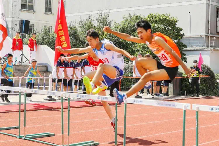 魔蝎男送网球拍代表什么